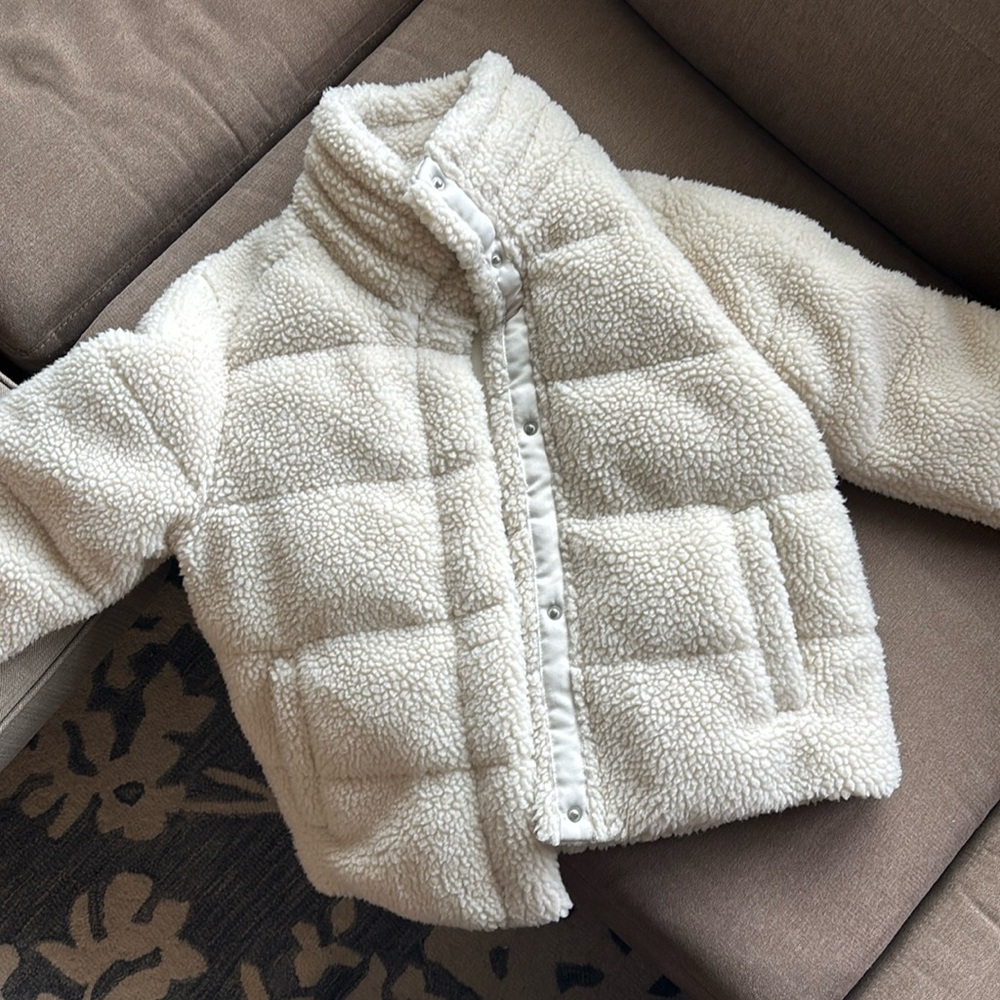 Gap Women’s XS Sherpa Jacket, Cream